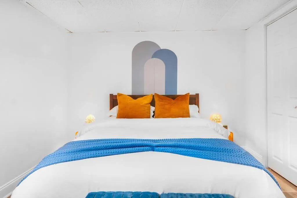 5Bd Vibrant Haven: Basketball - 10Mins To Airport Charlotte Holiday home