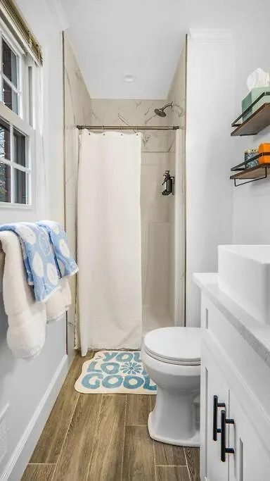 5Bd Vibrant Haven: Basketball - 10Mins To Airport Charlotte Holiday home