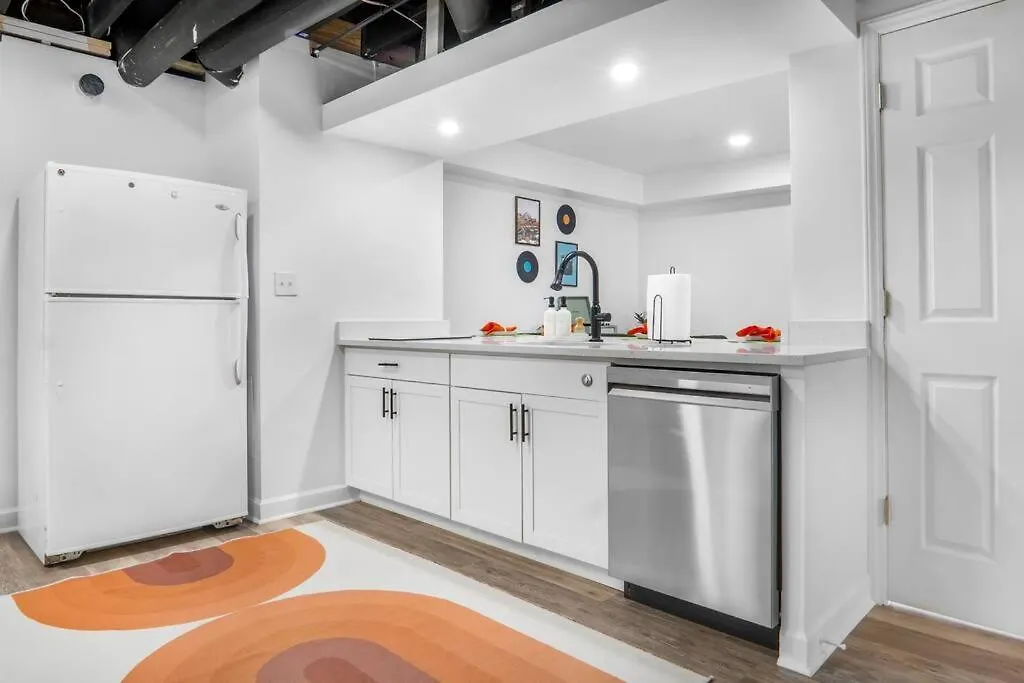 5Bd Vibrant Haven: Basketball - 10Mins To Airport Charlotte Holiday home