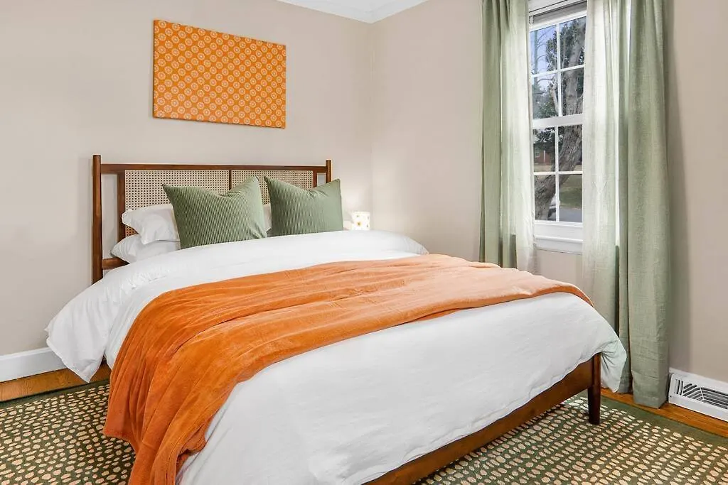 5Bd Vibrant Haven: Basketball - 10Mins To Airport Charlotte 0*,  United States