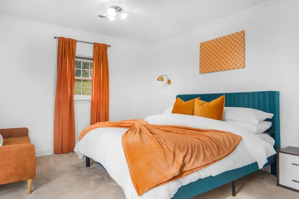 5Bd Vibrant Haven: Basketball - 10Mins To Airport Charlotte Holiday home
