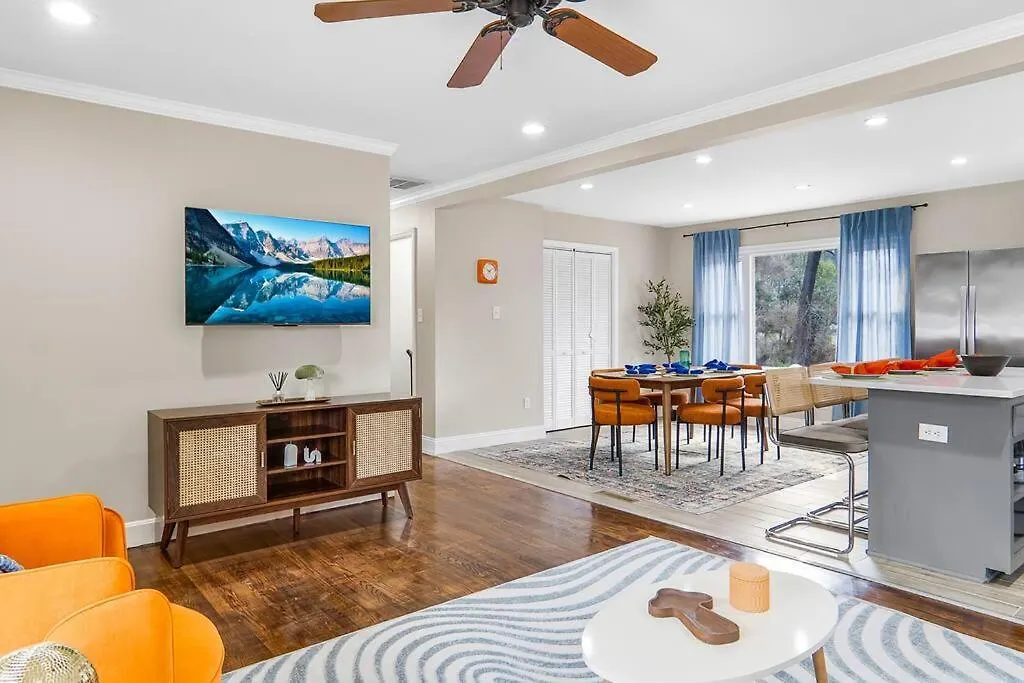 5Bd Vibrant Haven: Basketball - 10Mins To Airport Charlotte Holiday home