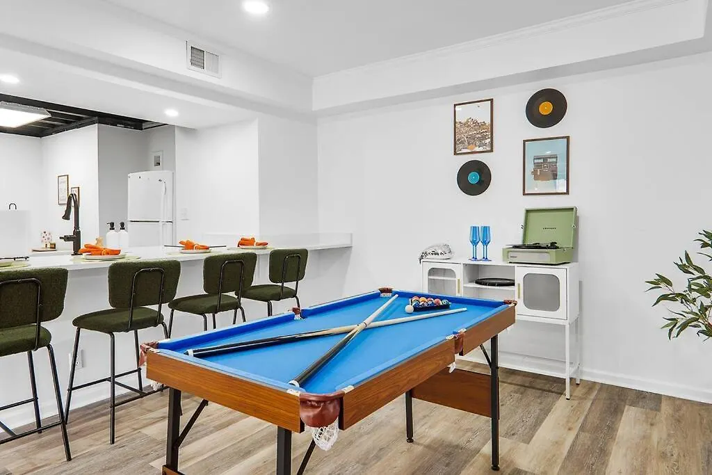 5Bd Vibrant Haven: Basketball - 10Mins To Airport Charlotte Holiday home