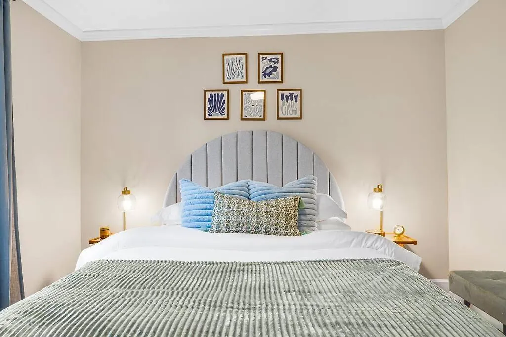 5Bd Vibrant Haven: Basketball - 10Mins To Airport Charlotte