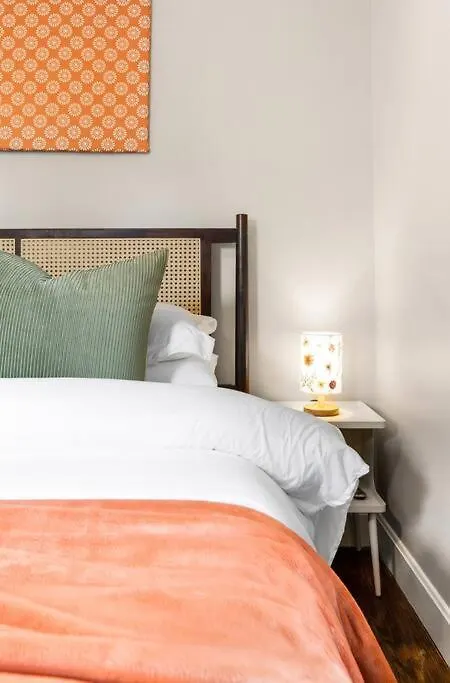 5Bd Vibrant Haven: Basketball - 10Mins To Airport Charlotte Feriehus
